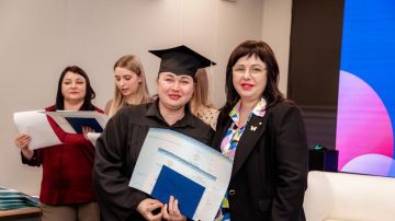 В ХТУ вручили дипломы 300 выпускникам магистратуры