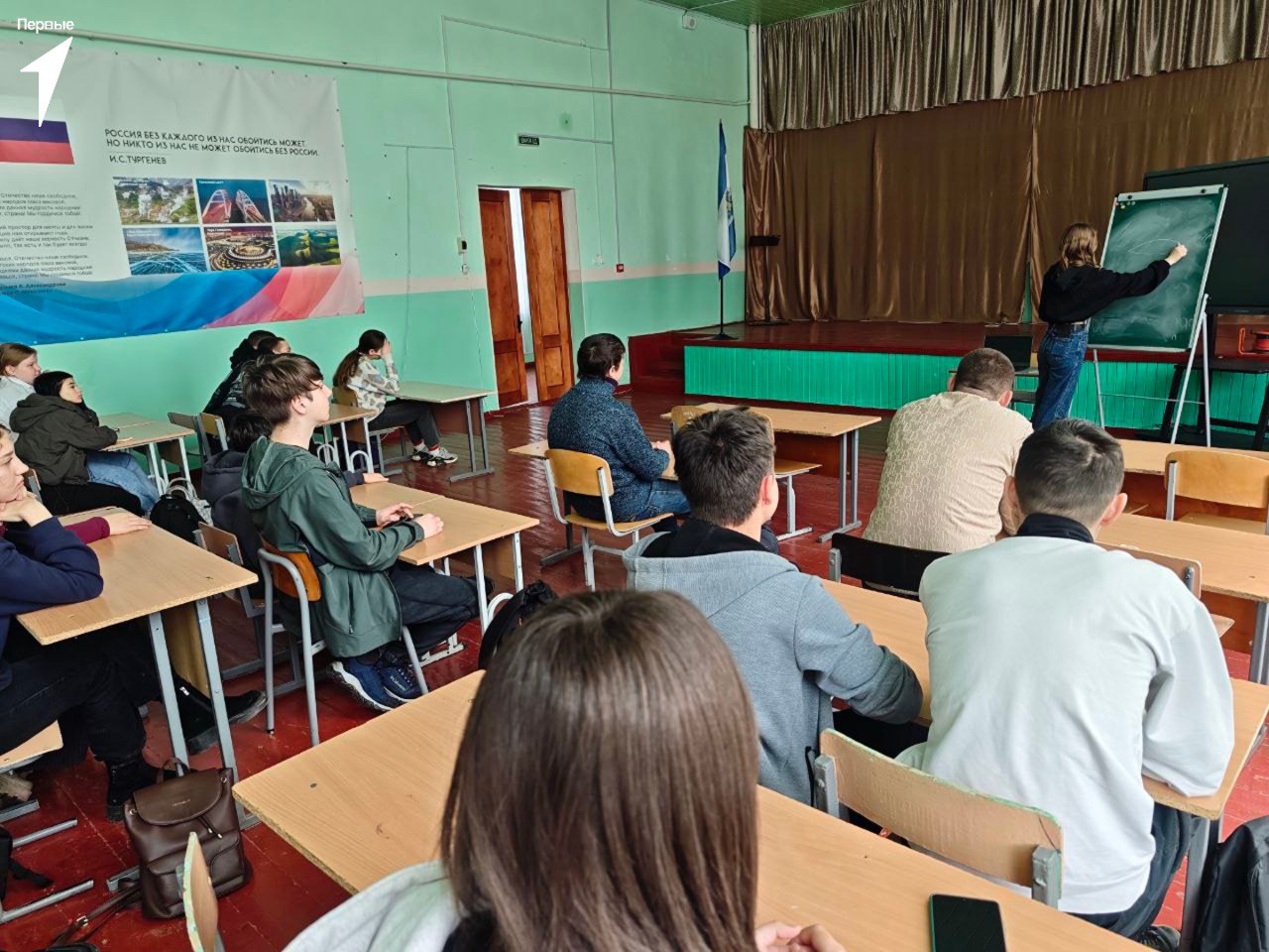 Первые Михайловской школы приняли участие в круглом столе Первые Михайловской школы приняли участие в круглом столе