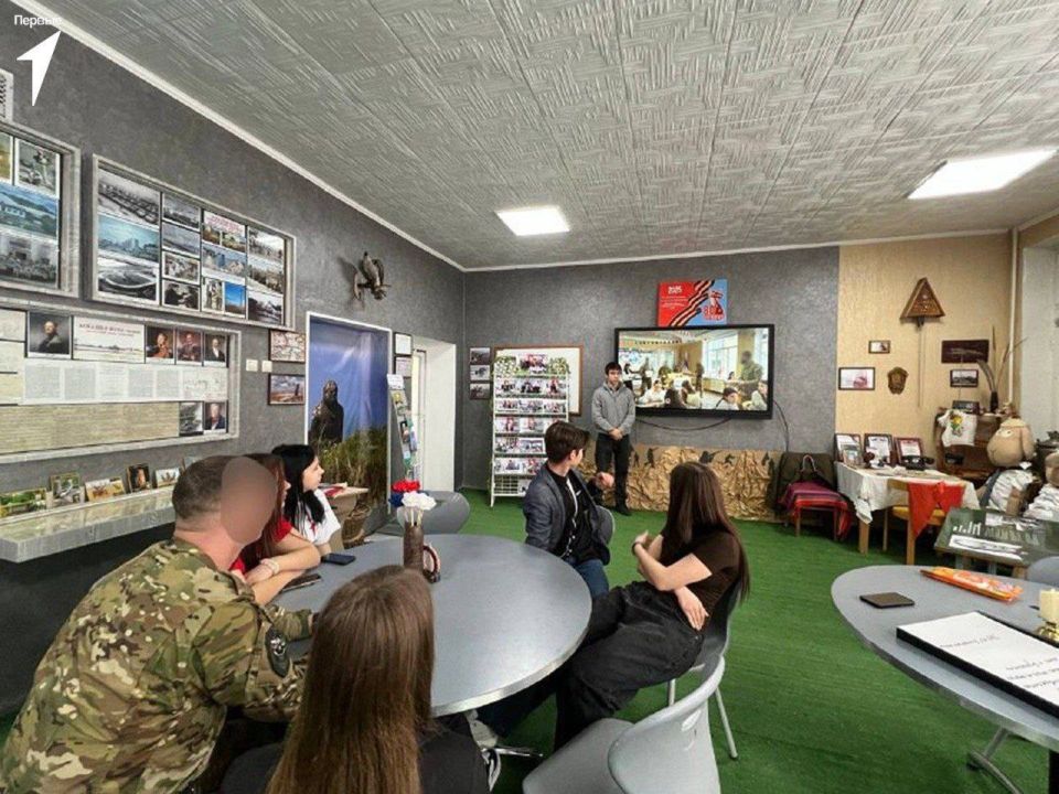 Первые Асканийской школы встретились с представителем Росгвардии Первые Асканийской школы встретились с представителем Росгвардии