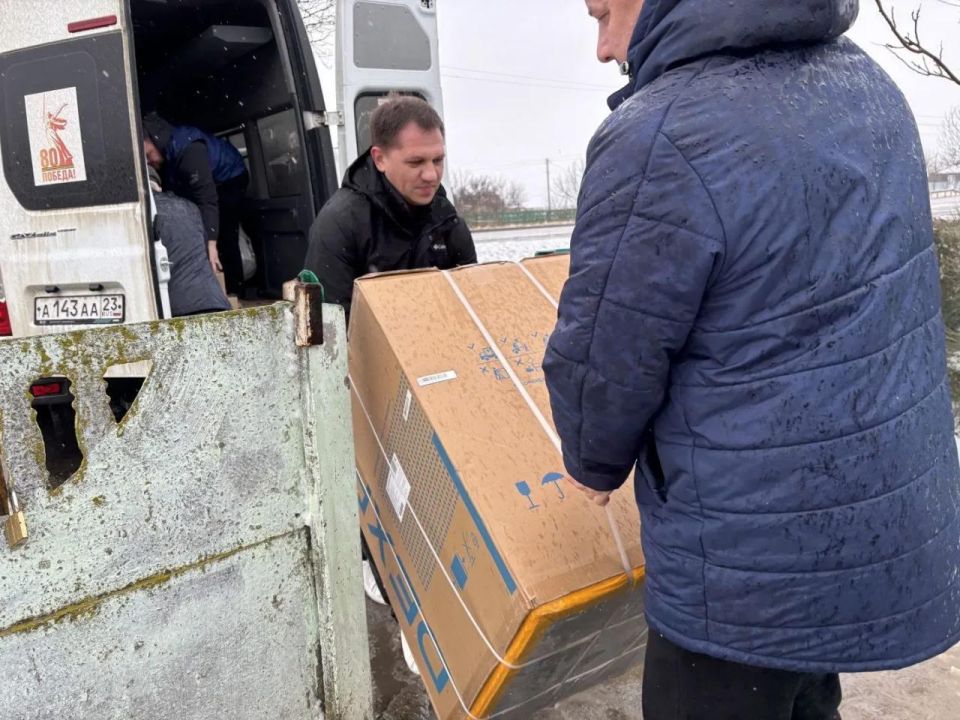 Гуманитарная помощь от Выселковского района Краснодарского края в Воскресенский ясли-сад Новотроицкого округа Гуманитарная помощь от Выселковского района Краснодарского края в Воскресенский ясли-сад Новотроицкого округа