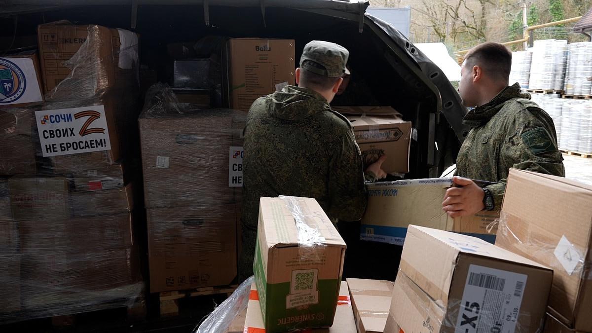 Из Сочи направили крупную партию гуманитарной помощи жителям Херсонской области Из Сочи направили крупную партию гуманитарной помощи жителям Херсонской области