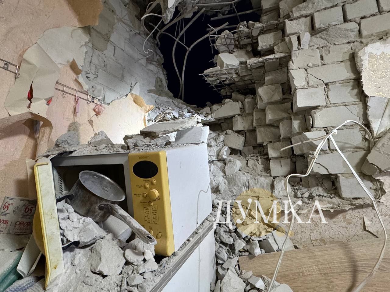 В Харькове удар пришелся по многоквартирному дому В Харькове удар пришелся по многоквартирному дому