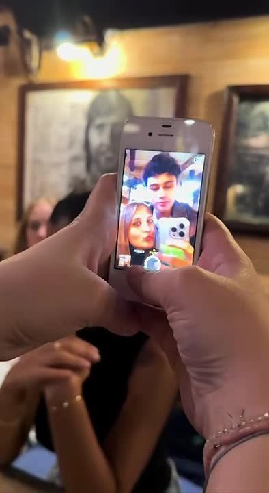 ������� iPhone 4 �������� �� 1000% ��-��� ������� � �������