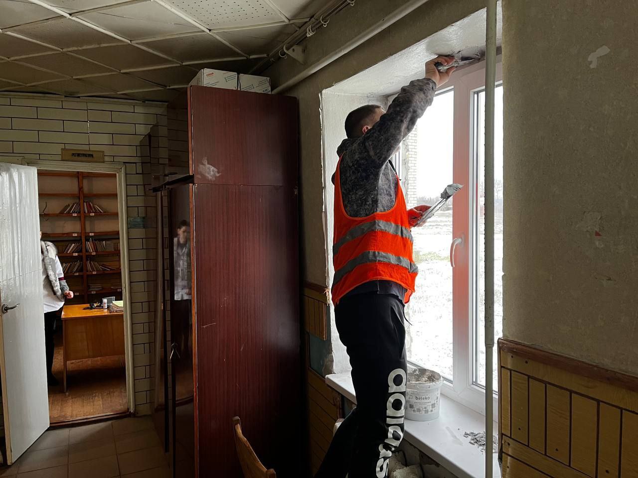 "Горжилстрой" помог Павловской амбулатории: завершена отделка откосов окон и дверей "Горжилстрой" помог Павловской амбулатории: завершена отделка откосов окон и дверей