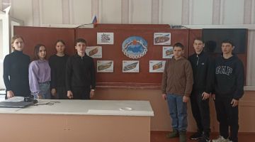 Первые Новопокровской школы поговорили о народах России