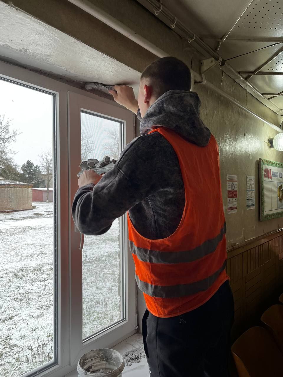 "Горжилстрой" помог Павловской амбулатории: завершена отделка откосов окон и дверей "Горжилстрой" помог Павловской амбулатории: завершена отделка откосов окон и дверей