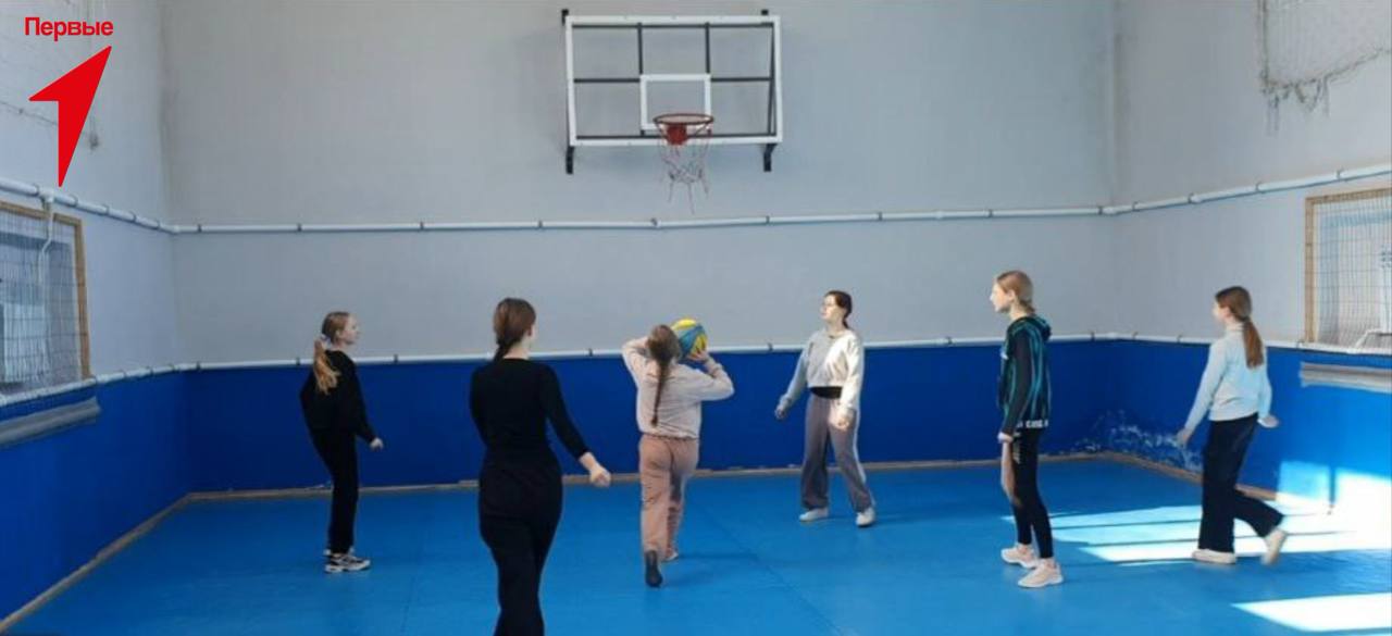 Первые приняли участие в соревнованиях по стритболу Первые приняли участие в соревнованиях по стритболу