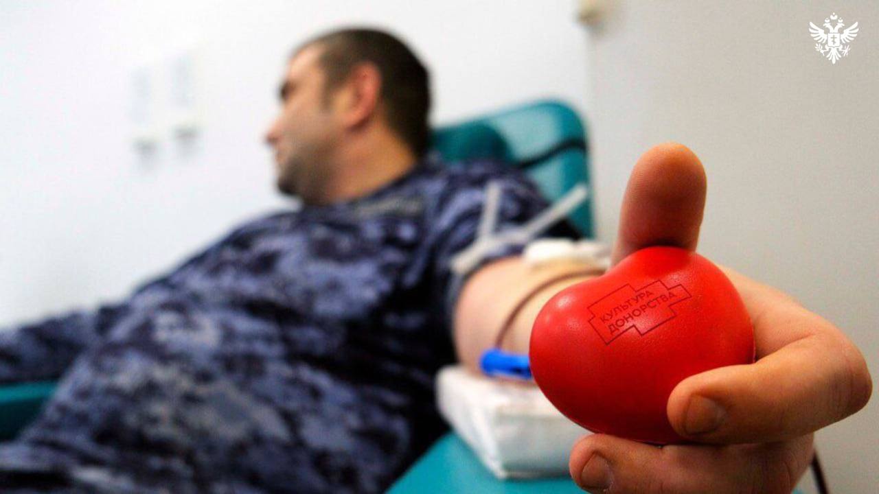 Более 20 росгвардейцев сдали свыше 10 литров крови в Херсонской области