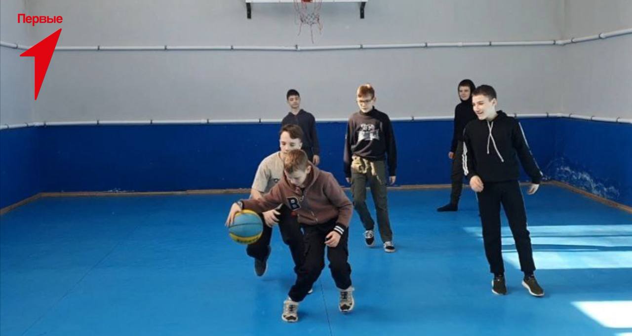 Первые приняли участие в соревнованиях по стритболу Первые приняли участие в соревнованиях по стритболу