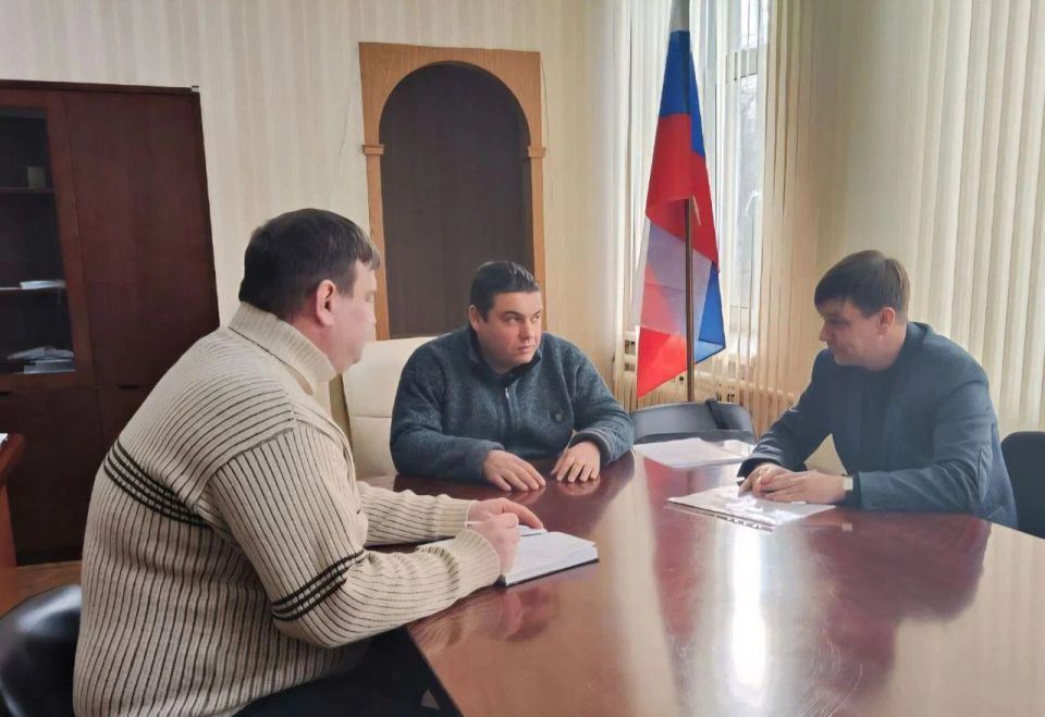Экологический оператор провел рабочую встречу по обращению с ТКО в Верхнерогачикском округе Экологический оператор провел рабочую встречу по обращению с ТКО в Верхнерогачикском округе