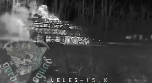 Российские бойцы уничтожают бронетранспортёр и блиндаж противника