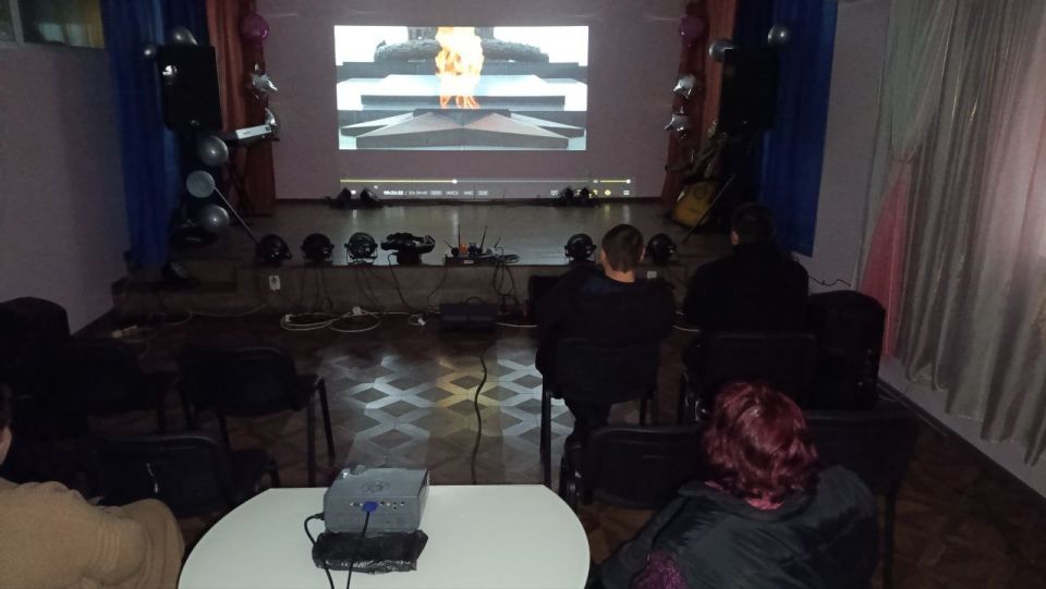 По инициативе фонда «Мост поколений» ко Дню защитника Отечества наш Дворец культуры присоединился к масштабной патриотической акции — всероссийскому показу фильмов военноисторического кинофестиваля «Перерыв на кино» По инициативе фонда «Мост поколений» ко Дню защитника Отечества наш Дворец культуры присоединился к масштабной патриотической акции — всероссийскому показу фильмов военноисторического кинофестиваля «Перерыв на кино»