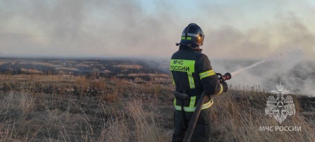 За минувшие сутки пожарно-спасательные подразделения МЧС Херсонской области реагировали на: