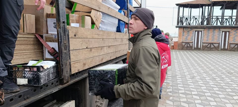 Гуманитарный десант из Ульяновска: 20 тонн помощи доставлены на передовую Гуманитарный десант из Ульяновска: 20 тонн помощи доставлены на передовую