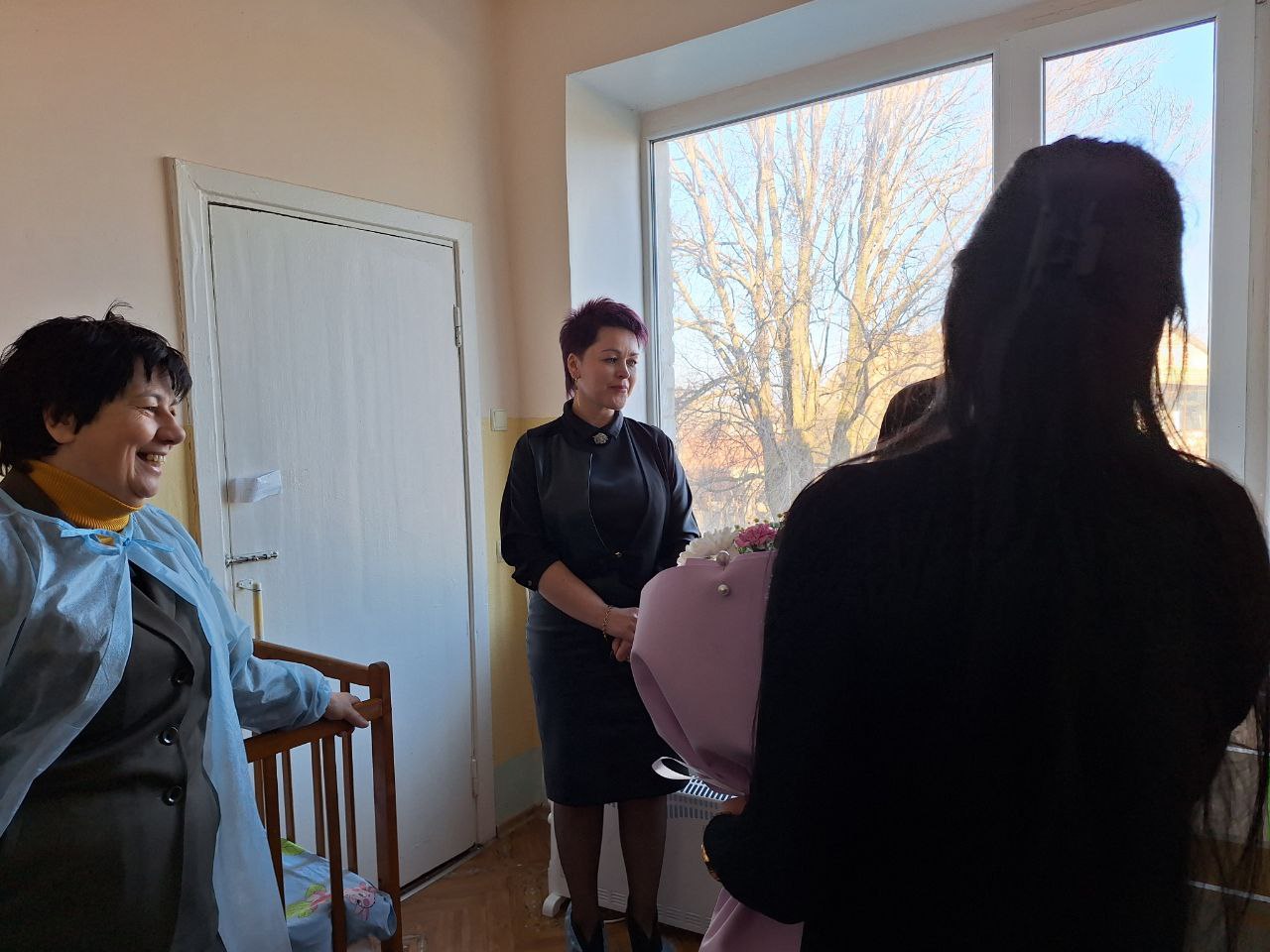 В Генической больнице произошло трогательное событие – новорожденный малыш обрёл семью В Генической больнице произошло трогательное событие – новорожденный малыш обрёл семью