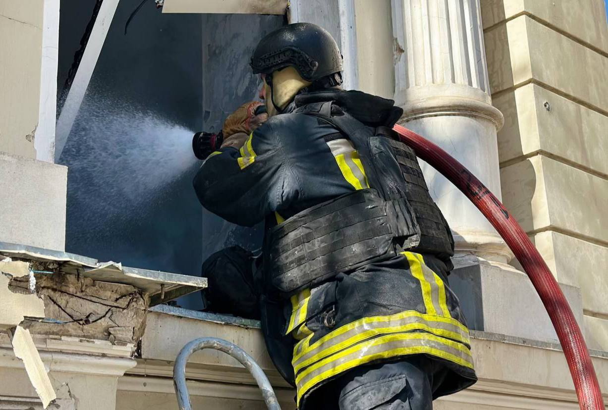 Херсон, пожар в центре…. ПОДПИСАТЬСЯ Херсон, пожар в центре…. ПОДПИСАТЬСЯ