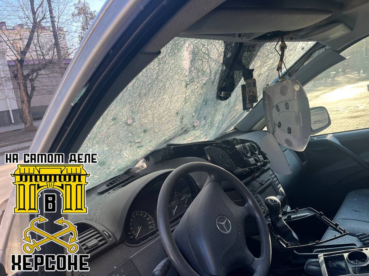 Автомобиль херсонского ТЦК после работы операторов БпЛА 18 ОА ГрВ «Днепр» Автомобиль херсонского ТЦК после работы операторов БпЛА 18 ОА ГрВ «Днепр»