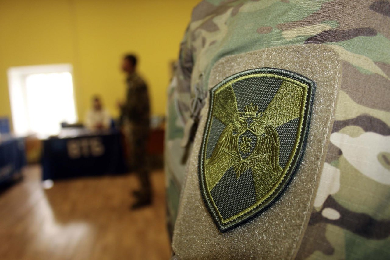 Сотрудники Росгвардии из Херсонской области провели профориентационную встречу со студентами в Севастополе Сотрудники Росгвардии из Херсонской области провели профориентационную встречу со студентами в Севастополе