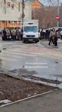 В Полтаве прохожие заблокировали автомобиль ТЦКашников, в который упаковали парнишку
