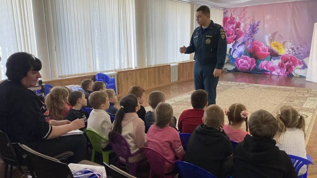 Урок безопасности для самых маленьких! Урок безопасности для самых маленьких!