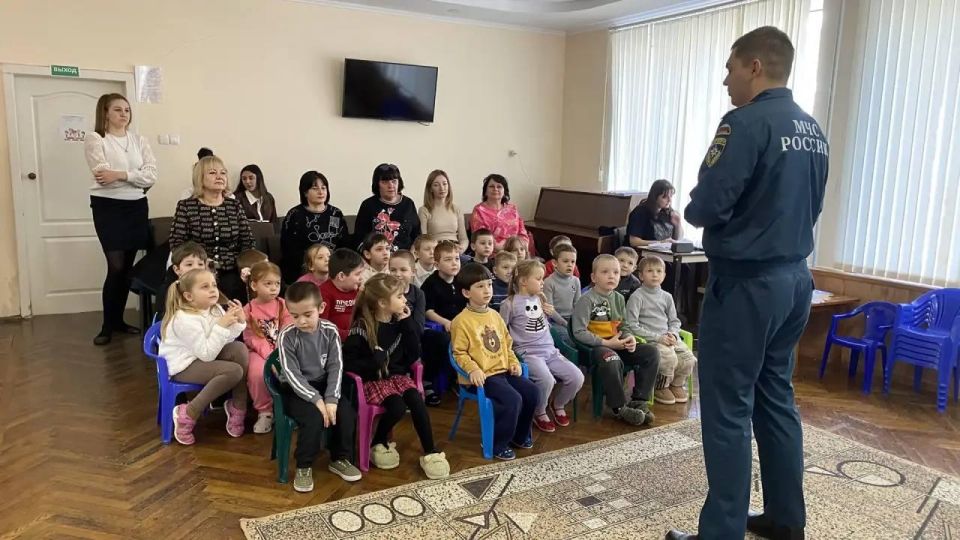 Урок безопасности для самых маленьких воспитанников: Генический детский сад «Теремок» Урок безопасности для самых маленьких воспитанников: Генический детский сад «Теремок»