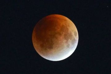Полное лунное затмение продлится 59 минут с 14:05 до 15:04 мск 3 марта