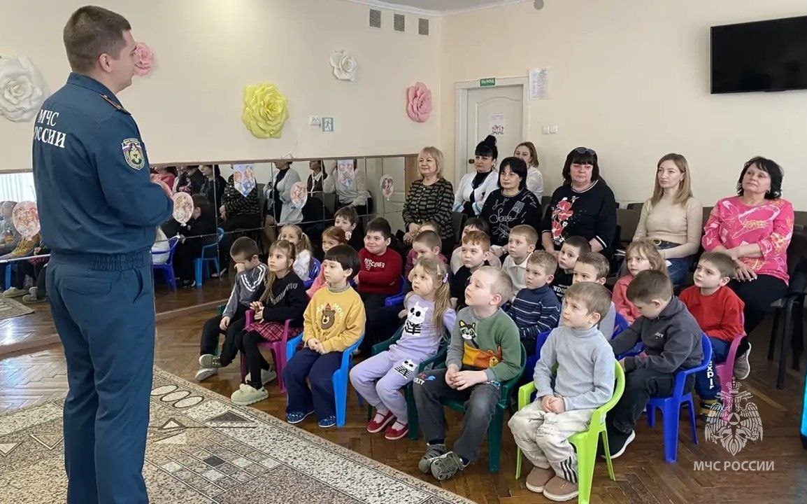 В центре внимания пожарная безопасность в учебных заведениях В центре внимания пожарная безопасность в учебных заведениях