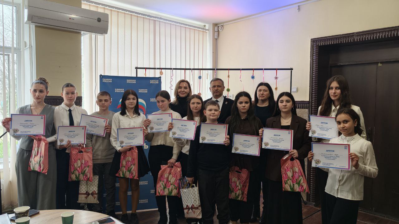 Ольга Осипенко: В качестве одного из членов жюри приняла участие в конкурсе чтецов «Моя мама — герой» в Новотроицком округе Ольга Осипенко: В качестве одного из членов жюри приняла участие в конкурсе чтецов «Моя мама — герой» в Новотроицком округе