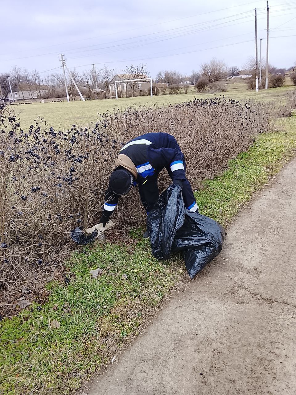 Евгения Кузьменко: С приходом весны работники по благоустройству продолжают трудиться в населенных пунктах Новотроицкого муниципального округа Евгения Кузьменко: С приходом весны работники по благоустройству продолжают трудиться в населенных пунктах Новотроицкого муниципального округа