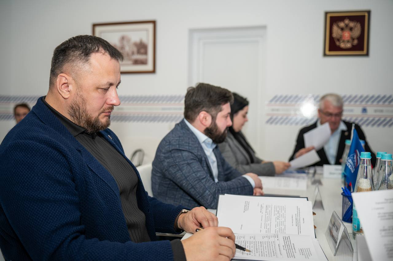 Владимир Сальдо: На заседании Президиума регионального политического совета «Единой России» утвердили состав оргкомитета по проведению предварительного голосования партии в Херсонской области Владимир Сальдо: На заседании Президиума регионального политического совета «Единой России» утвердили состав оргкомитета по проведению предварительного голосования партии в Херсонской области