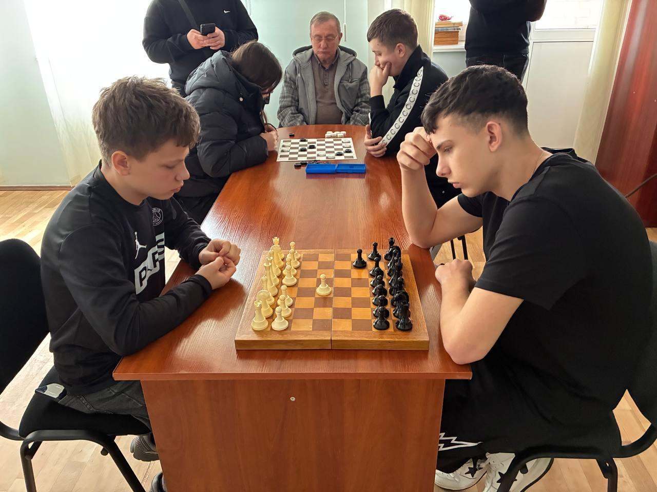В Ивановском муниципалитете состоялись соревнования по шашкам и шахматам среди учащихся общеобразовательных учреждений В Ивановском муниципалитете состоялись соревнования по шашкам и шахматам среди учащихся общеобразовательных учреждений