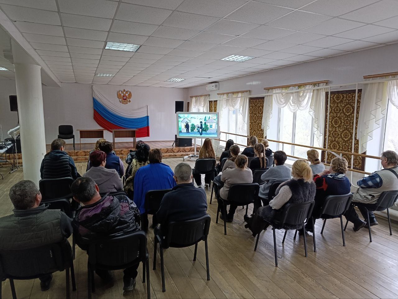 История - это не скучные даты и имена, а живые истории людей, их подвиги и наследие, которое мы обязаны бережно хранить и передавать из поколения в поколение История - это не скучные даты и имена, а живые истории людей, их подвиги и наследие, которое мы обязаны бережно хранить и передавать из поколения в поколение