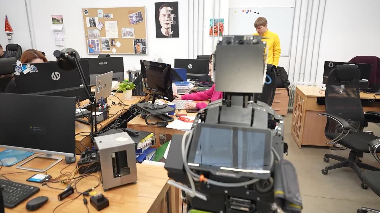 Леонид Слуцкий провёл встречу на производстве роботов в технопарке Morion Digital с IT-сообществом Пермского края