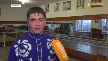 Хореографы Херсонской областной филармонии провели мастер-класс для ансамбля "Мозаика" из Генического округа