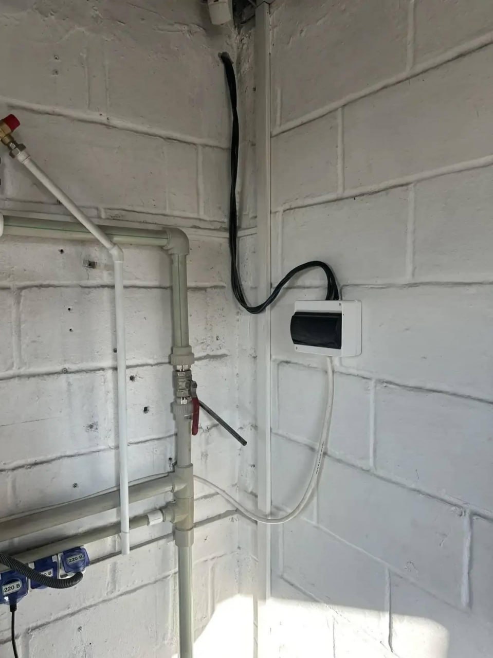 Шеф-регион обновил системы отопления в спортзале в Новотроицком Шеф-регион обновил системы отопления в спортзале в Новотроицком