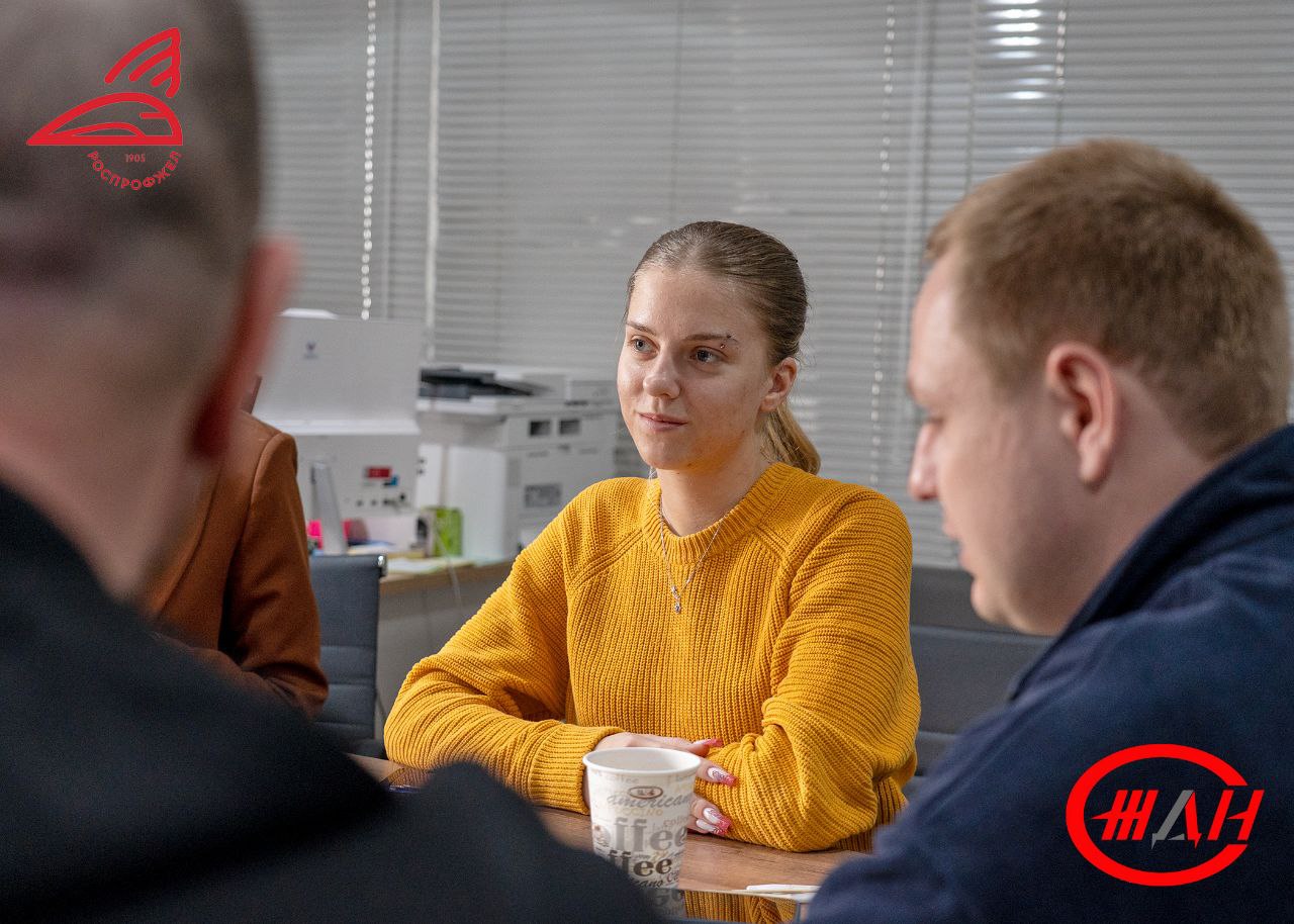 Мелитополь-Херсонский филиал ФГУП «Железные дороги Новоросии» открыл новую страницу в развитии своего коллектива созданием Молодёжного Совета Мелитополь-Херсонский филиал ФГУП «Железные дороги Новоросии» открыл новую страницу в развитии своего коллектива созданием Молодёжного Совета