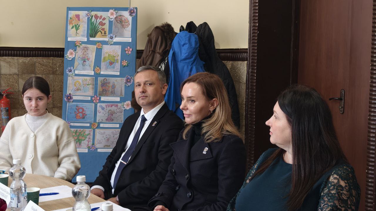 Ольга Осипенко: В качестве одного из членов жюри приняла участие в конкурсе чтецов «Моя мама — герой» в Новотроицком округе Ольга Осипенко: В качестве одного из членов жюри приняла участие в конкурсе чтецов «Моя мама — герой» в Новотроицком округе