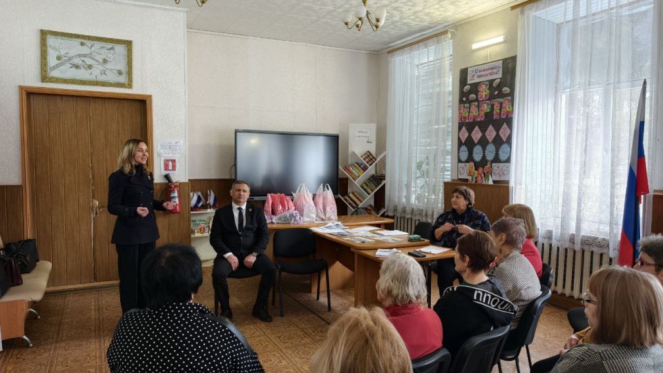 Ольга Осипенко: Поздравили с наступающим Международным женским днём главу и членов Комитета ветеранов Новотроицкого округа Ольга Осипенко: Поздравили с наступающим Международным женским днём главу и членов Комитета ветеранов Новотроицкого округа