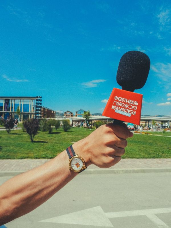 Внимание! Творчество рождается здесь: на фестивале молодого искусства «Таврида.АРТ» Внимание! Творчество рождается здесь: на фестивале молодого искусства «Таврида.АРТ»