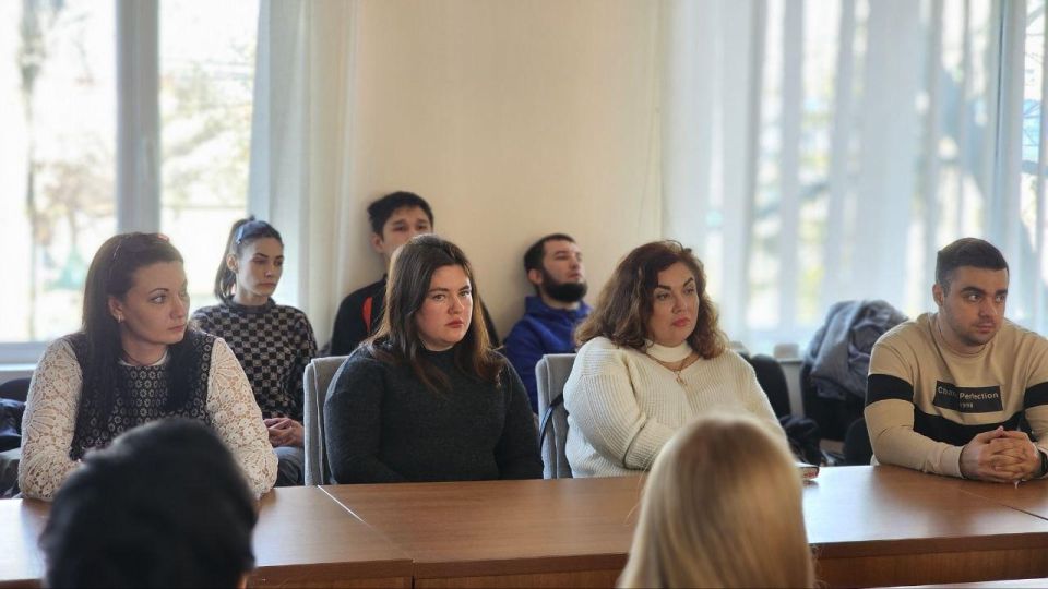 Скадовск: собрание по вопросам грантов и развития молодёжной политики Скадовск: собрание по вопросам грантов и развития молодёжной политики