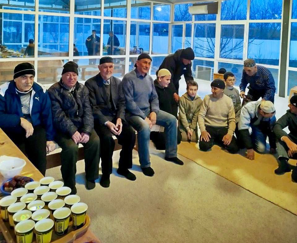 В Рыково прошел ифтар, организованный по инициативе депутата Херсонской областной Думы Рустема Ниметуллаева совместно с религиозной организацией "Иман" В Рыково прошел ифтар, организованный по инициативе депутата Херсонской областной Думы Рустема Ниметуллаева совместно с религиозной организацией "Иман"