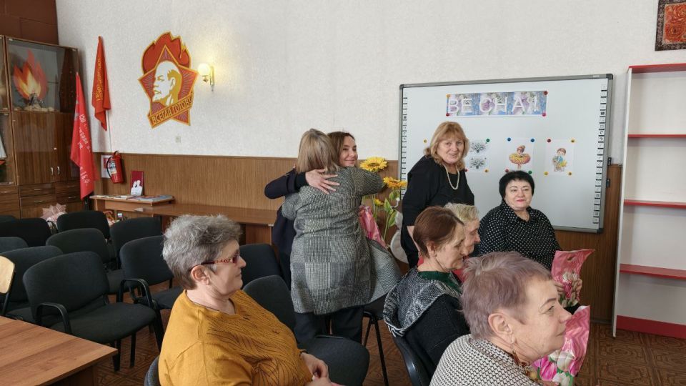 Ольга Осипенко: Поздравили с наступающим Международным женским днём главу и членов Комитета ветеранов Новотроицкого округа Ольга Осипенко: Поздравили с наступающим Международным женским днём главу и членов Комитета ветеранов Новотроицкого округа