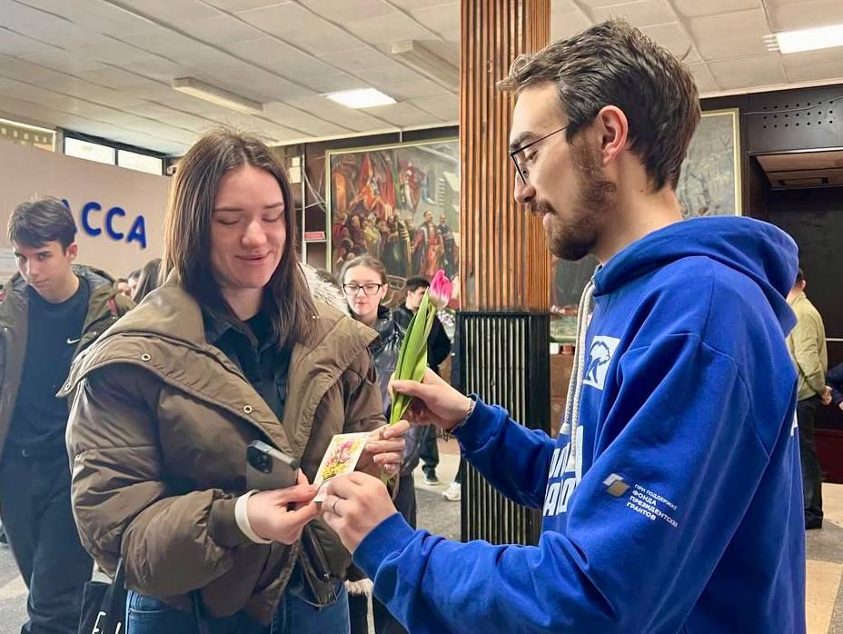 В преддверии 8 Марта у девушек чуть больше поводов улыбнуться В преддверии 8 Марта у девушек чуть больше поводов улыбнуться