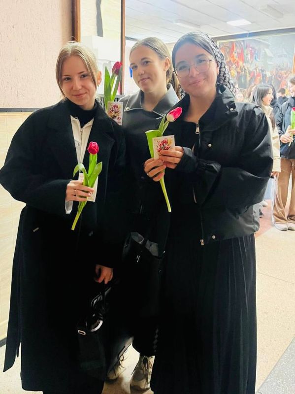 В преддверии 8 Марта у девушек чуть больше поводов улыбнуться В преддверии 8 Марта у девушек чуть больше поводов улыбнуться