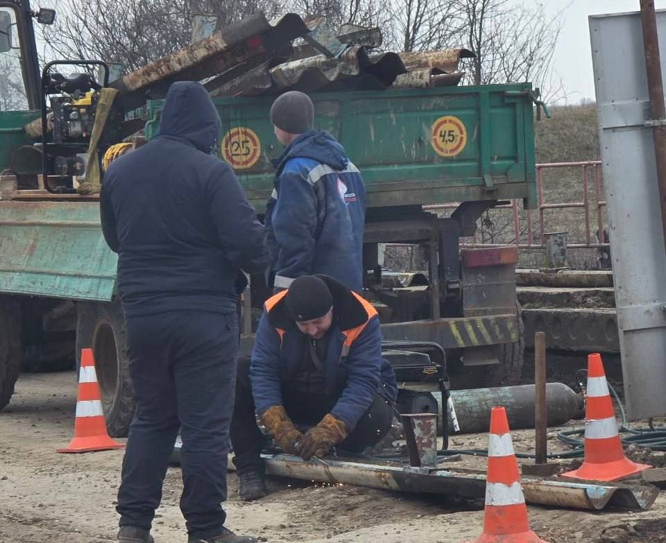 Работниками Чаплинского дорожно-эксплуатационного управления «Херсон Автодор» были устранены последствия разрушения моста на межмуниципальной трассе Работниками Чаплинского дорожно-эксплуатационного управления «Херсон Автодор» были устранены последствия разрушения моста на межмуниципальной трассе