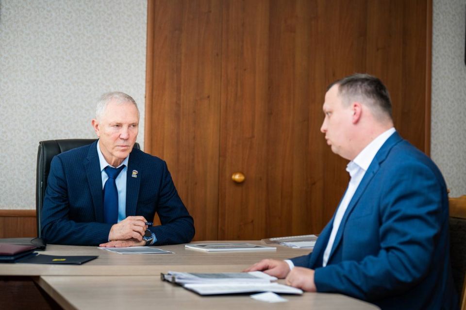 Владимир Сальдо обсудил с главой Минобра развитие образования в регионе Владимир Сальдо обсудил с главой Минобра развитие образования в регионе