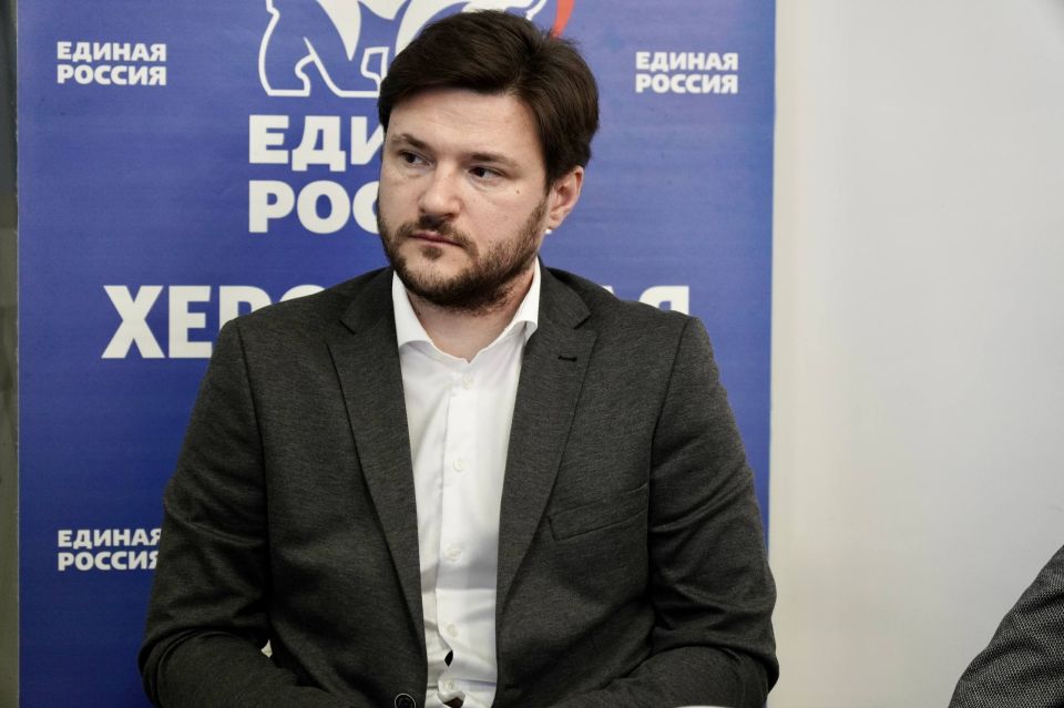 Сотрудники Движения Первых Херсонской области посетили форум «Единой России» Сотрудники Движения Первых Херсонской области посетили форум «Единой России»