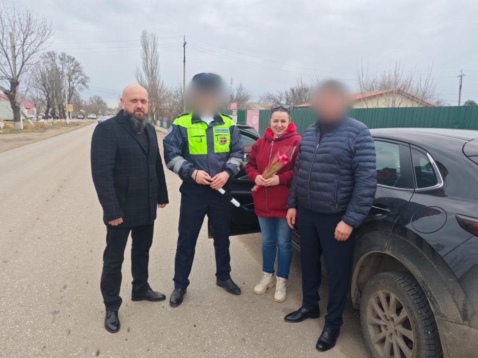Цветы женщинам-водителям Новотроицкого муниципального округа Цветы женщинам-водителям Новотроицкого муниципального округа