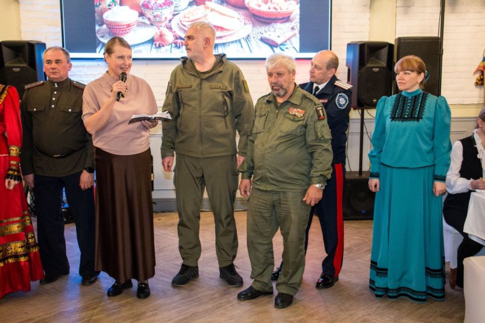 Принял участие во Всероссийском образовательном форуме «Казачье образование: традиции и инновации формирования казачьего молодежного резерва», в мировой столице казачества - Новочеркасске Принял участие во Всероссийском образовательном форуме «Казачье образование: традиции и инновации формирования казачьего молодежного резерва», в мировой столице казачества - Новочеркасске