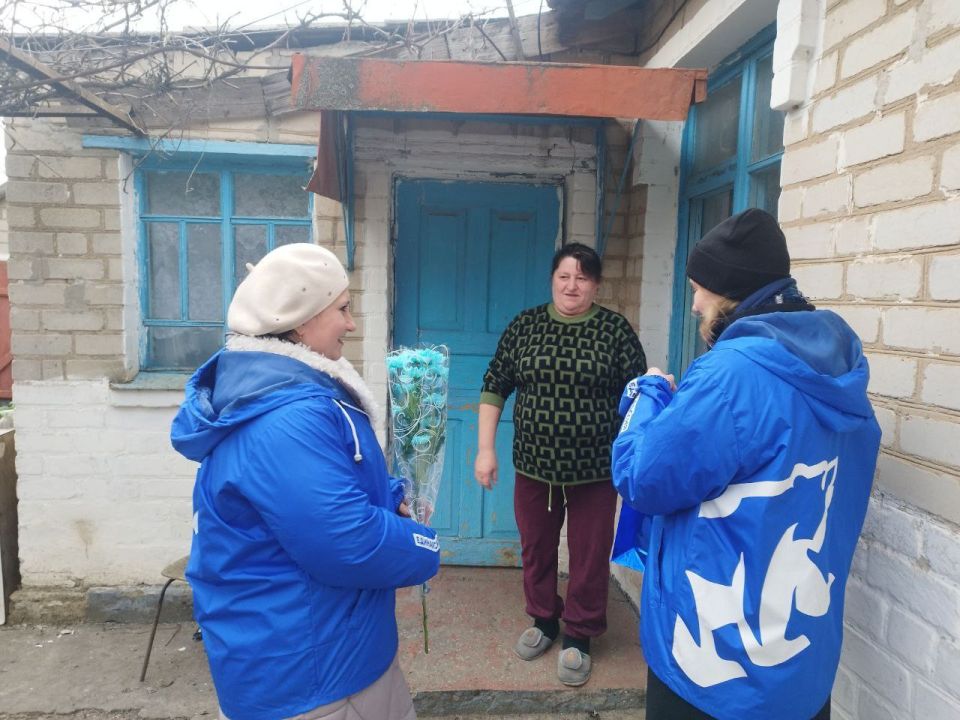 Надежда Бабешко: В преддверии Международного женского дня жительниц Ивановского округа поздравили с наступающим праздником Надежда Бабешко: В преддверии Международного женского дня жительниц Ивановского округа поздравили с наступающим праздником